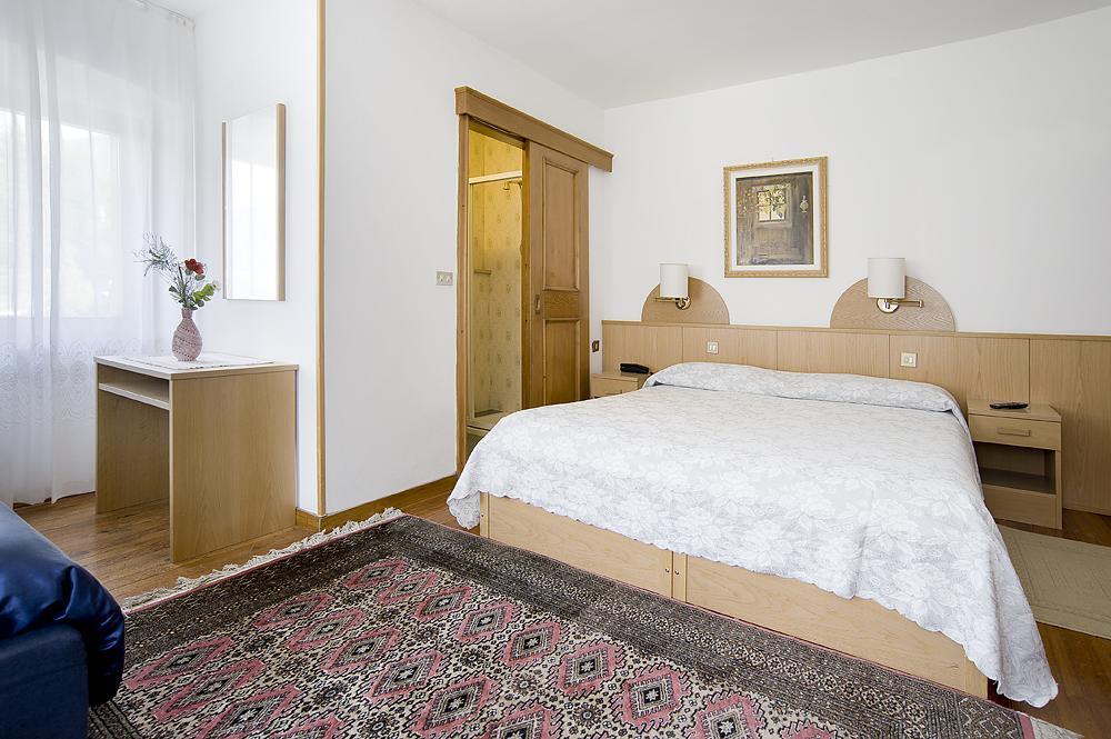 Albergo Erika 아우론조디까도레 외부 사진