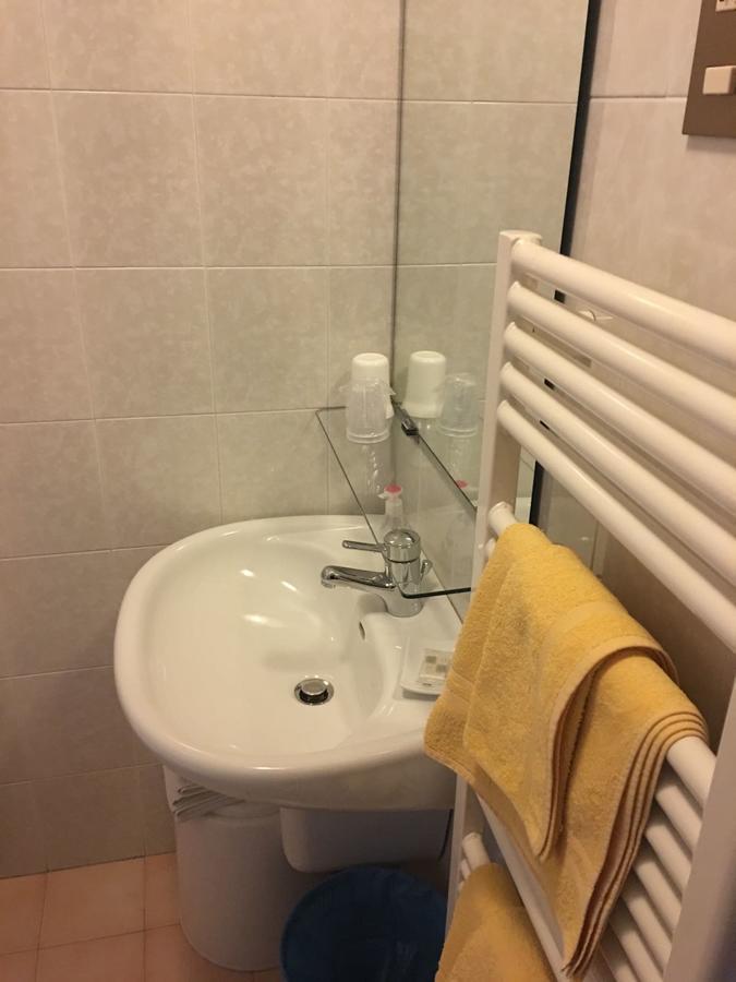 Albergo Erika 아우론조디까도레 외부 사진